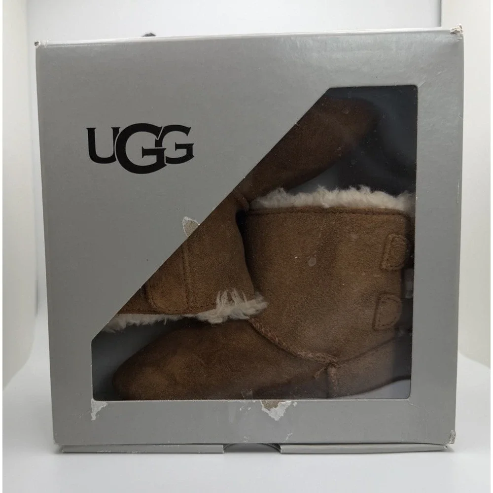 Infant UGG Bow Boots, Size 4/5